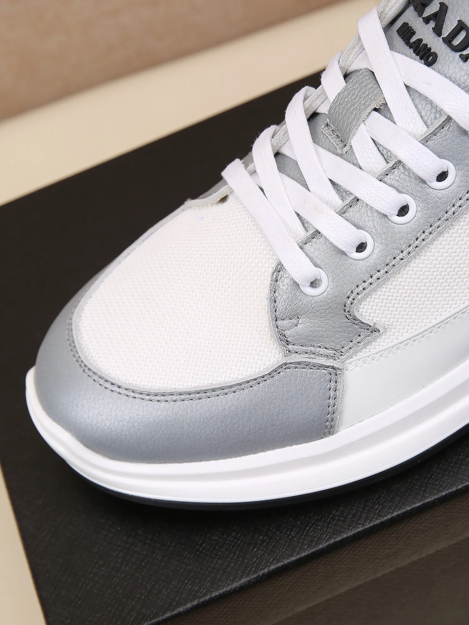 Batch 440 🕷️🕷️【PRADA】Prada's new men's fashionable casual shoes🇨🇳original quality, high-end boutique💯exquisite details,🌶🌶original lightweight, wear-resistant and non-slip original outsole, comfortable to wear🎋classic craftsmanship, fine workmanship, worth owning Code number: 38-44 Large quantities in stock